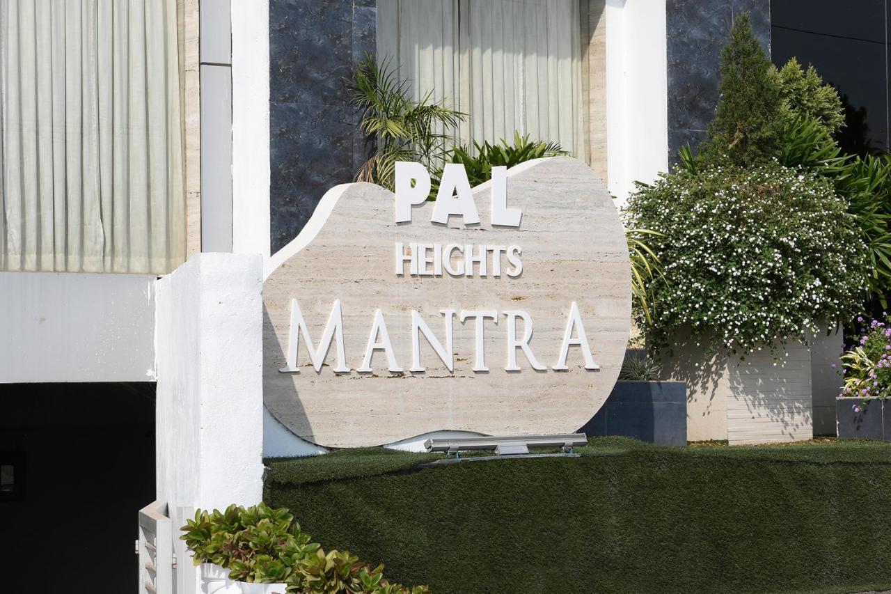 Pal Heights Mantra Hotel Bhubaneswar Exterior photo