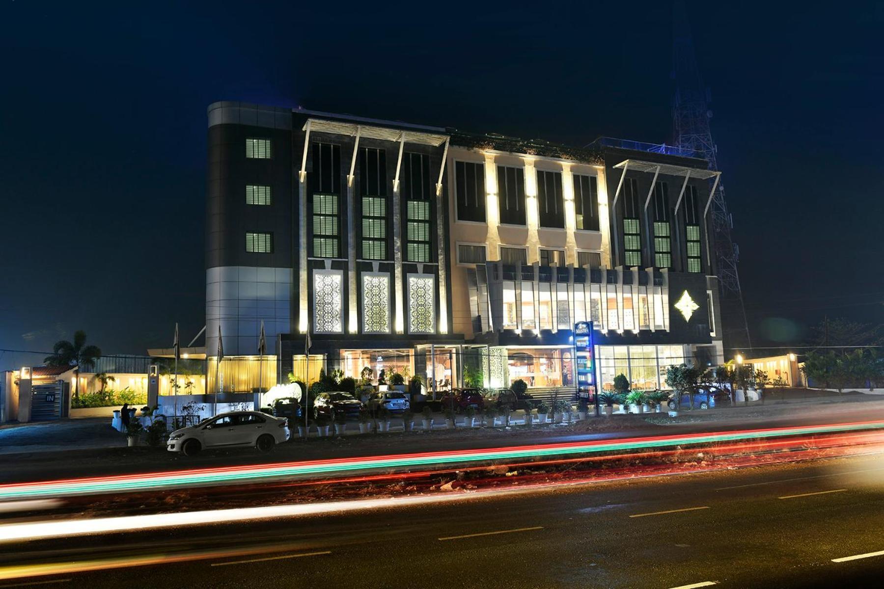 Pal Heights Mantra Hotel Bhubaneswar Exterior photo